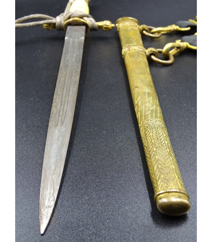 KM dagger with damas blade