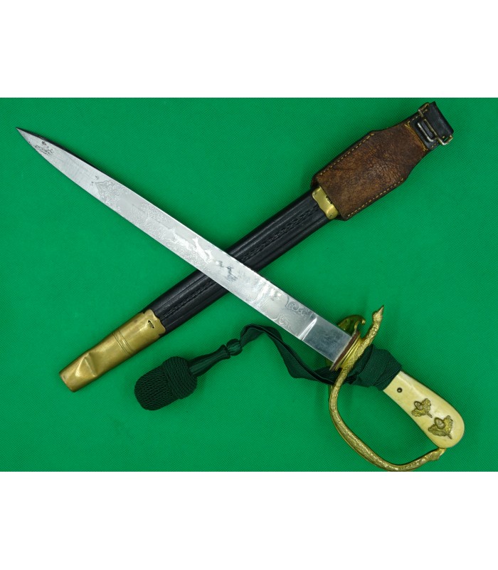 Hunting dagger