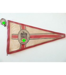 Car pennant