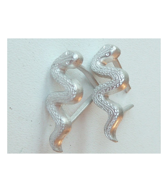 Shoulderboards device