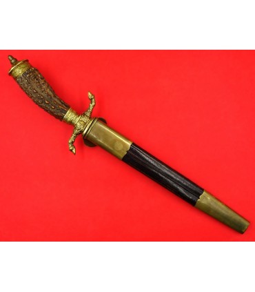 Hunting dagger