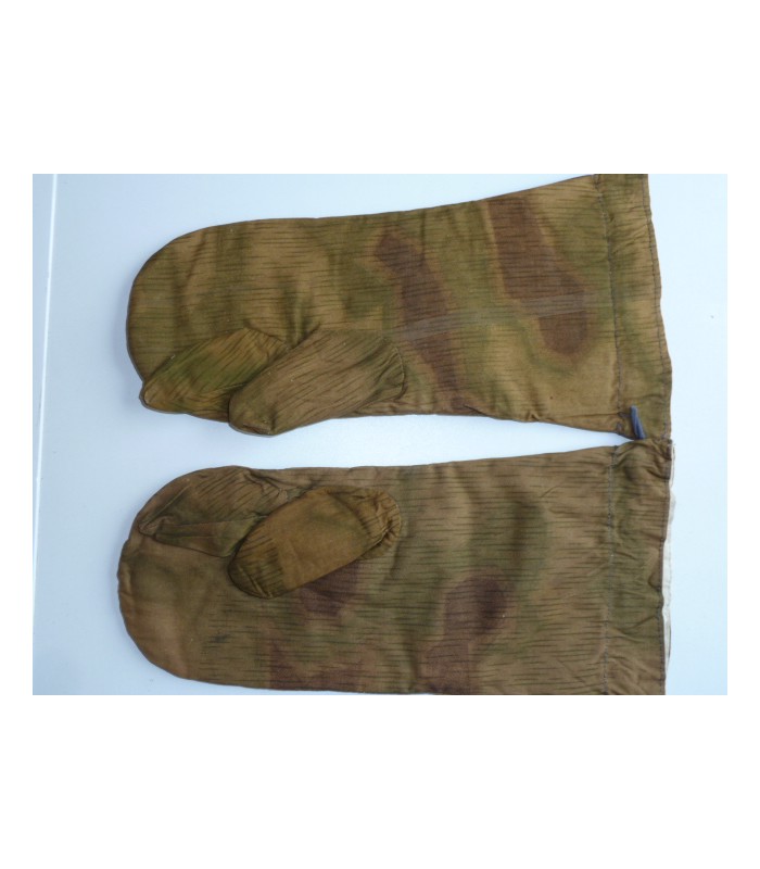 WH camo gloves