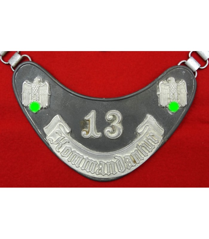Kommandantur gorget