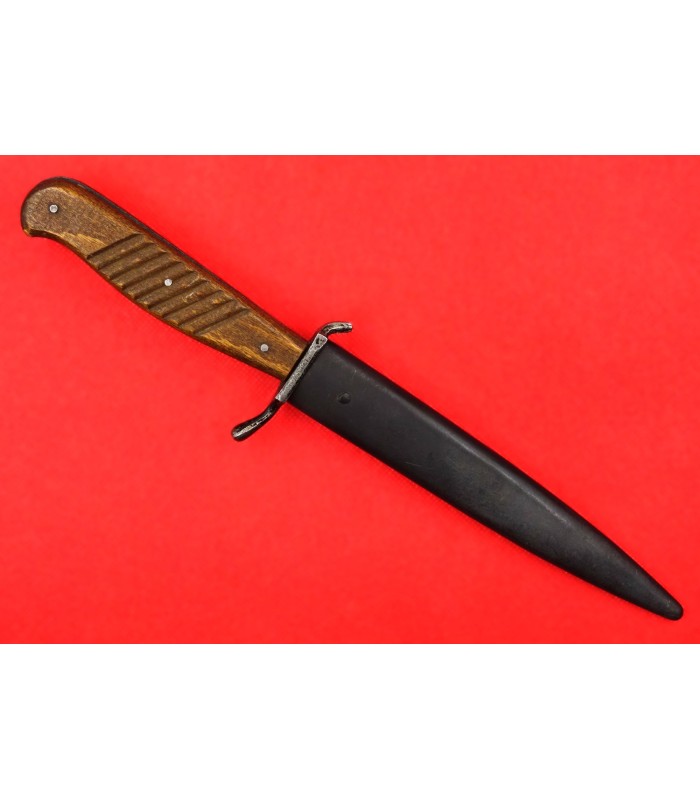 WH trench knife
