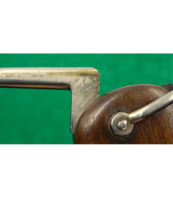 Poignard de parachutiste