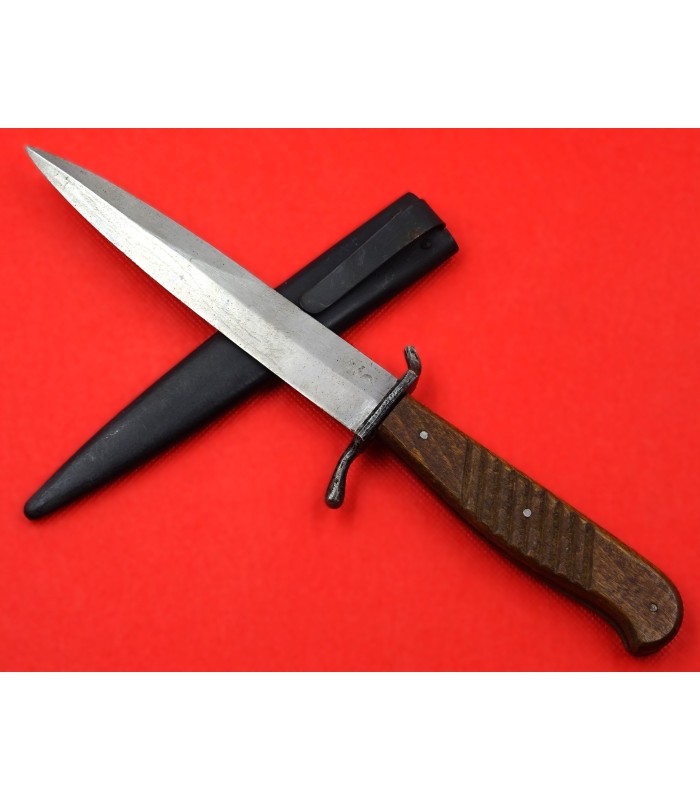 WH trench knife