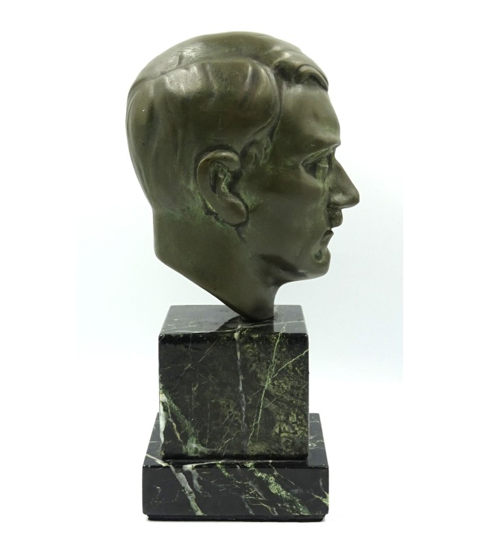Reichskanzler Adolf Hitler