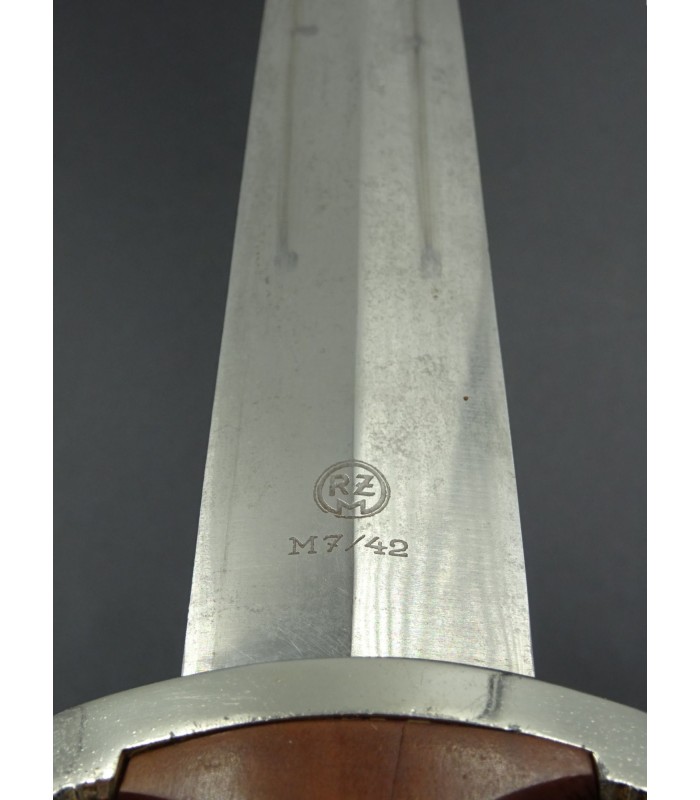 SA M33 dagger
